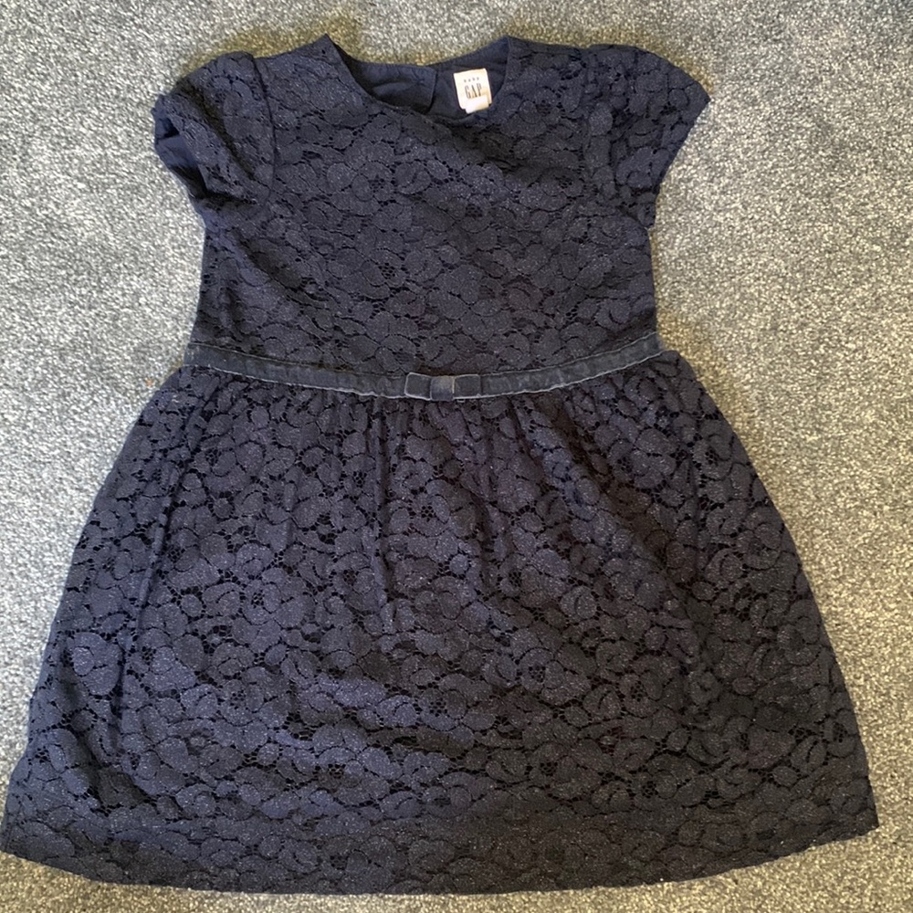 Girls navy blue lace dress. Size 4T. Brand baby gap.